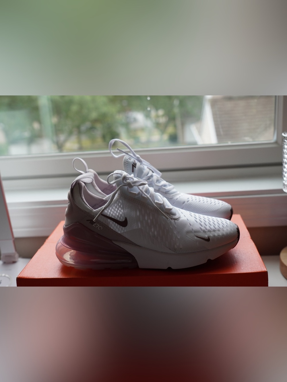 Nike Air Max 270 White & Pink Sneakers Size 6.5